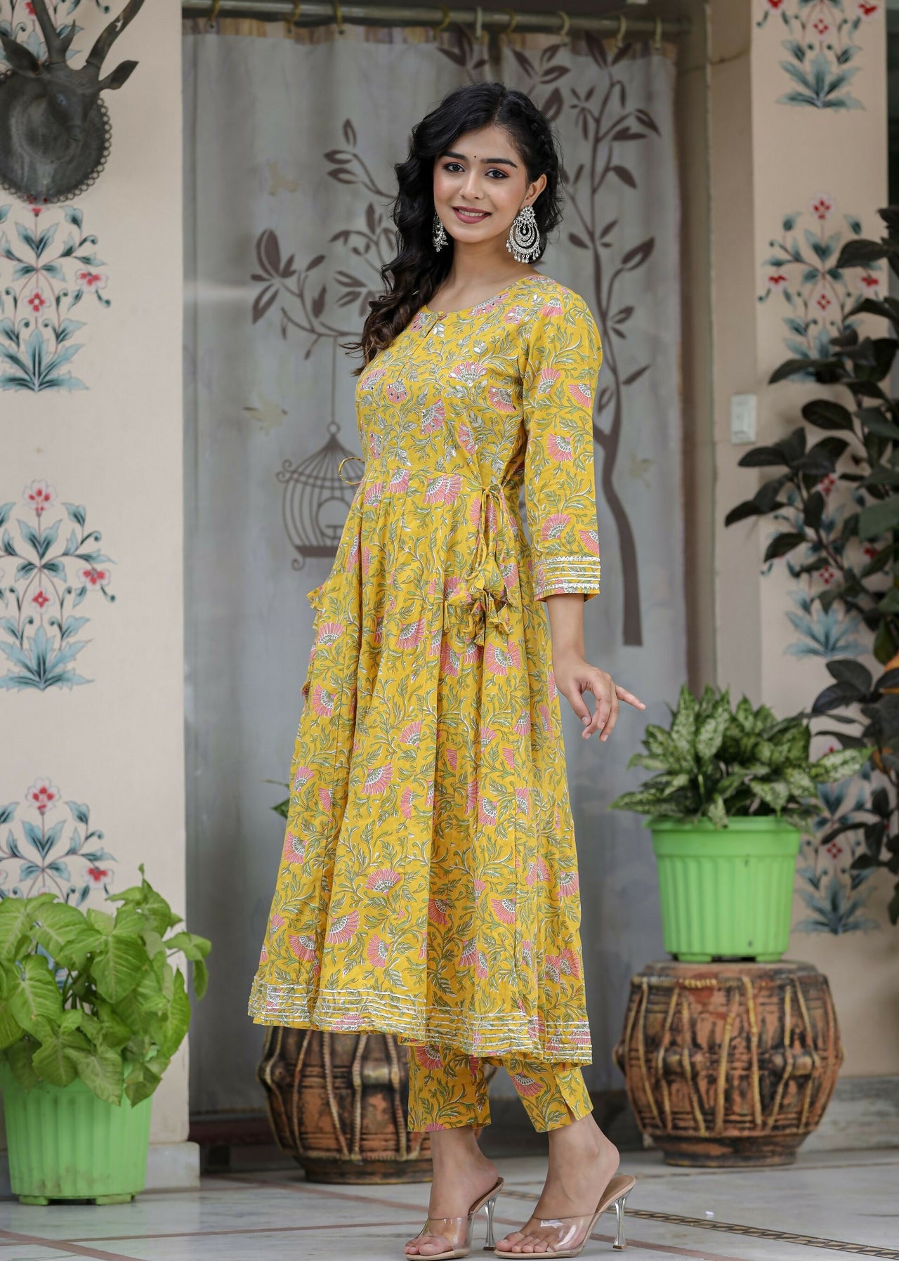 Kaajh Women's Yellow Floral Print Cotton Kurta Pant Set - Distacart