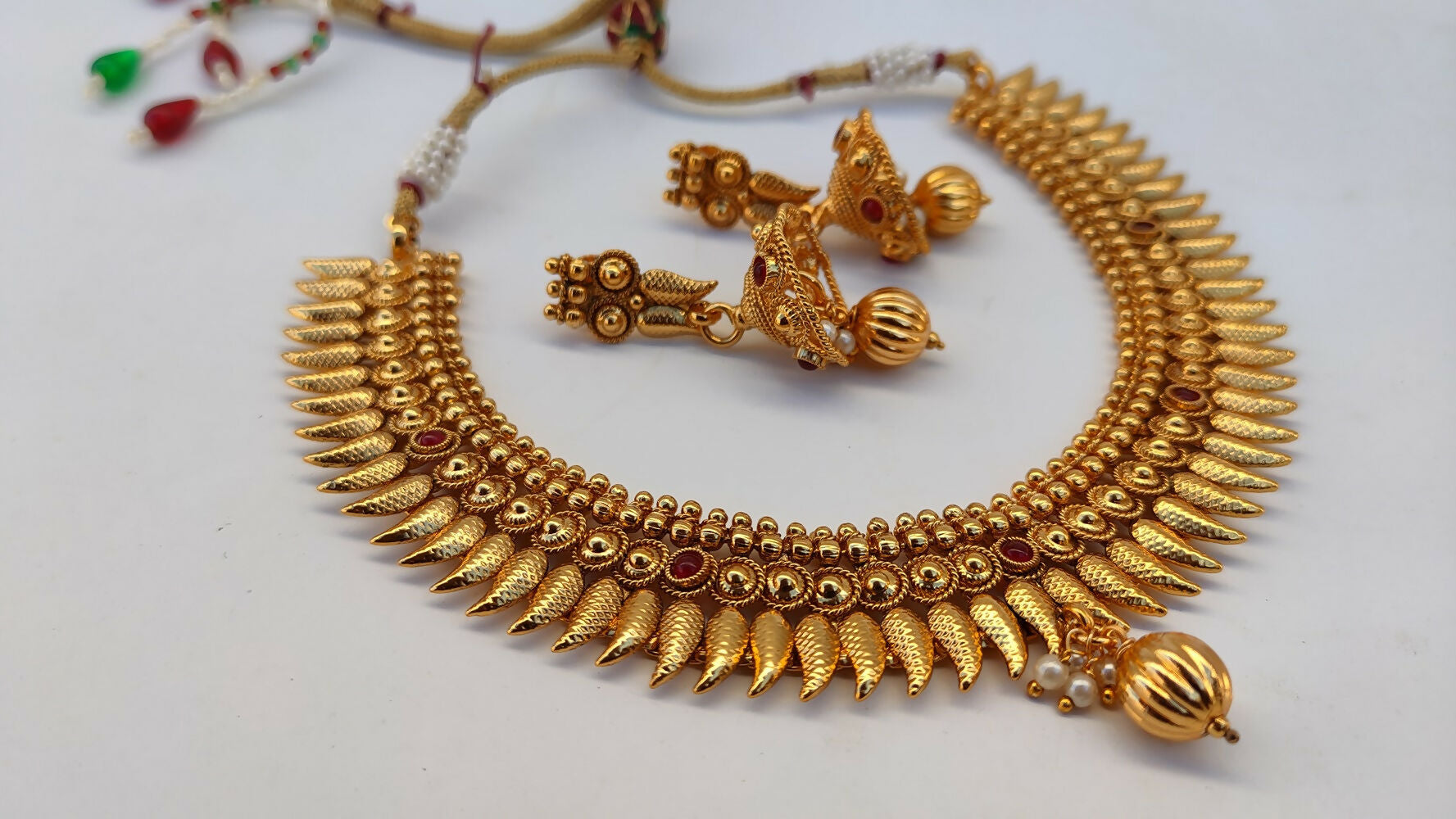 Metallic Necklace Set Pink Agate stones - Distacart