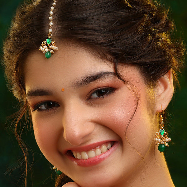 Ruby Raang Handcrafted Kundan Studded Earring With A Maang Tikka