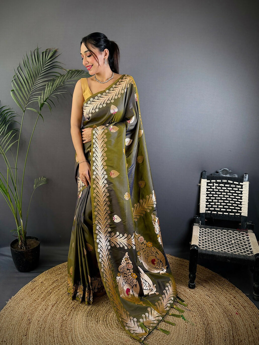 Joban Fashion Banarasi Mehendi Green Woven Soft Silk Saree