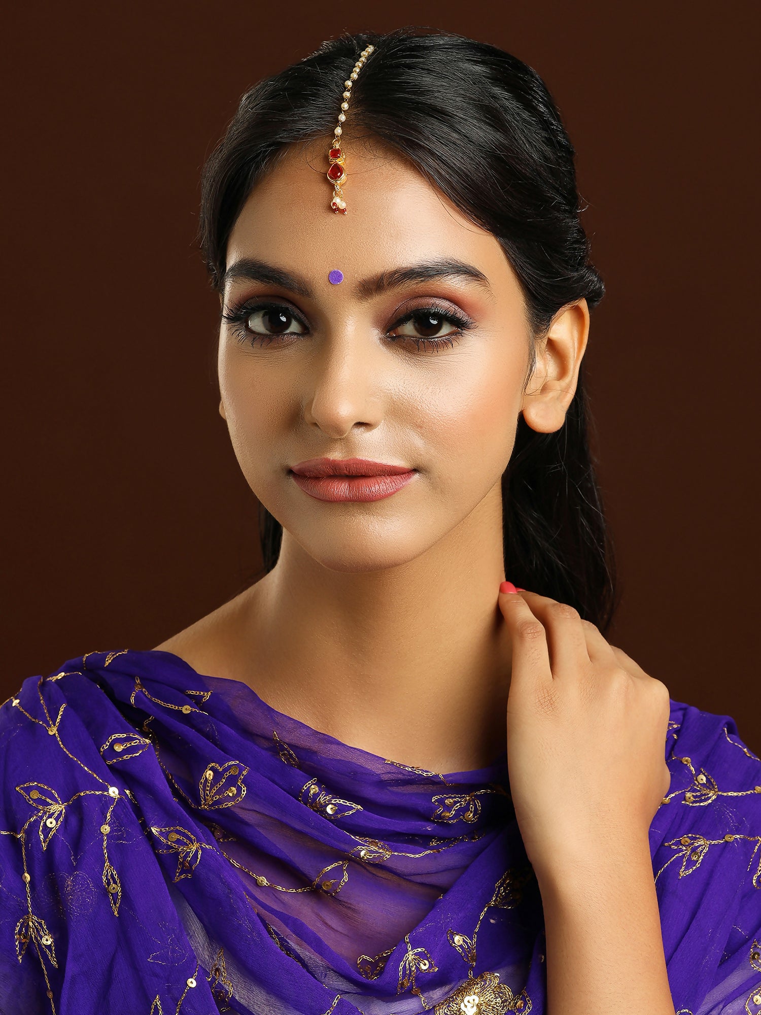 Ruby Raang Red Kundan Maang Tikka