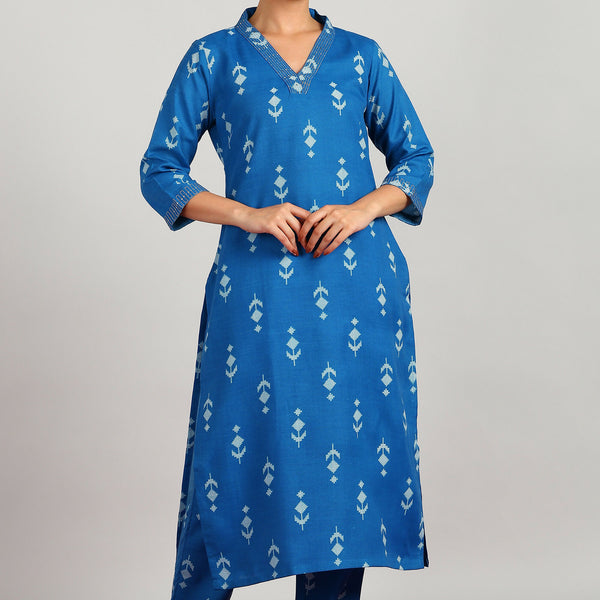 Aavyora Women's Blue Ikat Printed Ethnic Co-ord Set