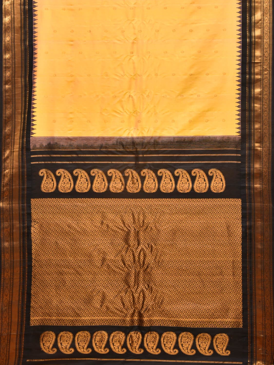 Yellow and Black Gadwal Silk Handloom Saree with Mango Pallu Design - Global Threads - Distacart