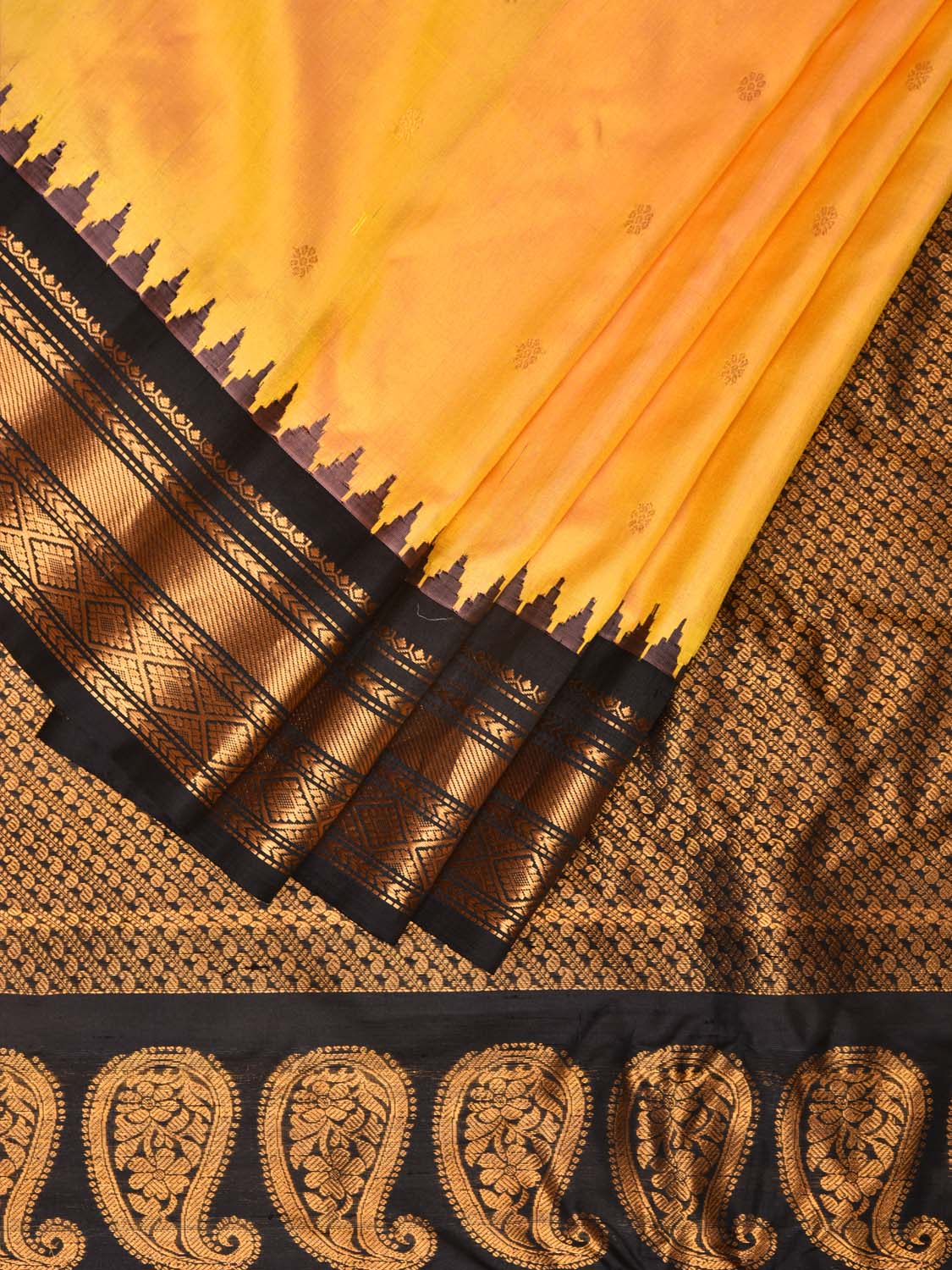 Yellow and Black Gadwal Silk Handloom Saree with Mango Pallu Design - Global Threads - Distacart
