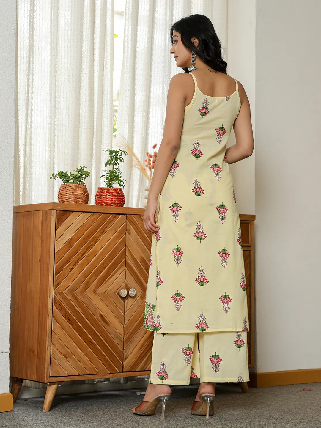 Yufta Yellow Cotton Straight Sleeveless Strappy Kurta Dupatta Set