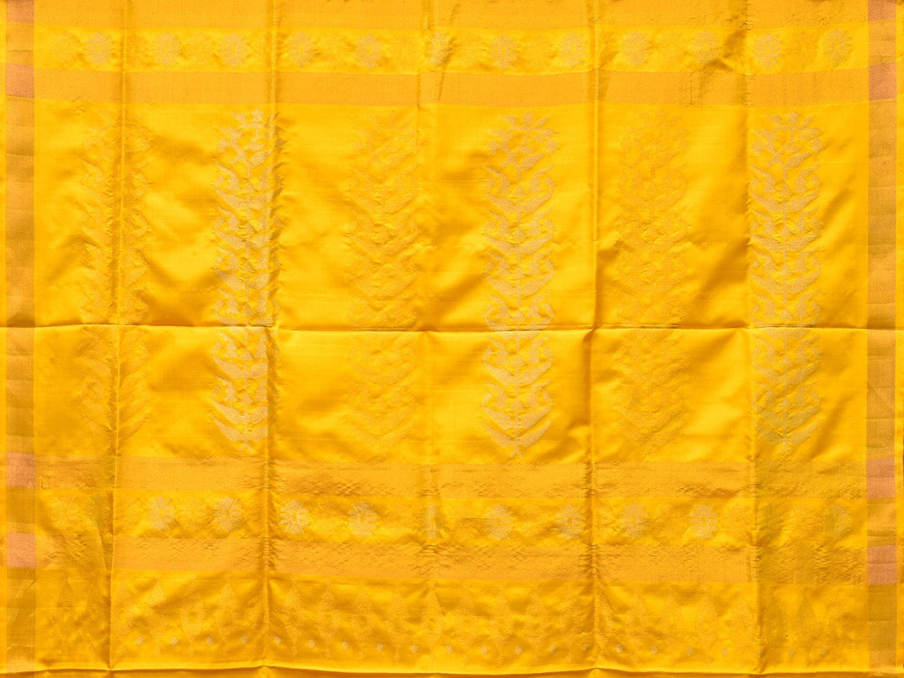 Yellow Uppada Silk Handloom Saree with Karpur Pallu Design - Global Threads - Distacart