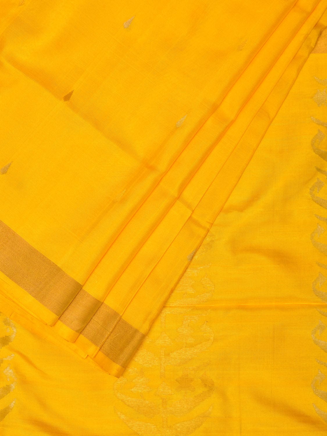 Yellow Uppada Silk Handloom Saree with Karpur Pallu Design - Global Threads - Distacart