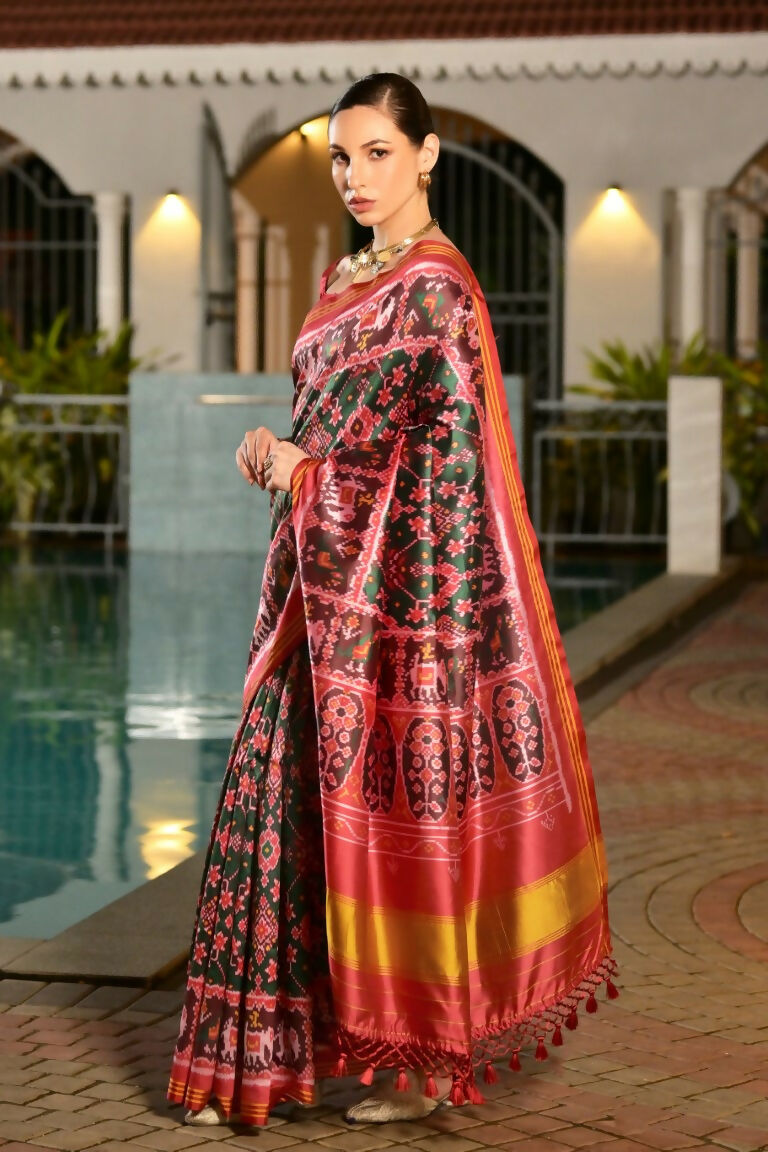 Vishnu Weaves Women's Green Banarasi Silk Patola Printed Saree with Blouse