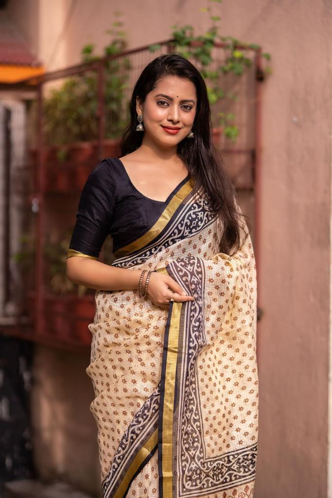 Cream Silk Blend Geometric Saree with Unstitched Blouse - Hiral Fashion - Distacart