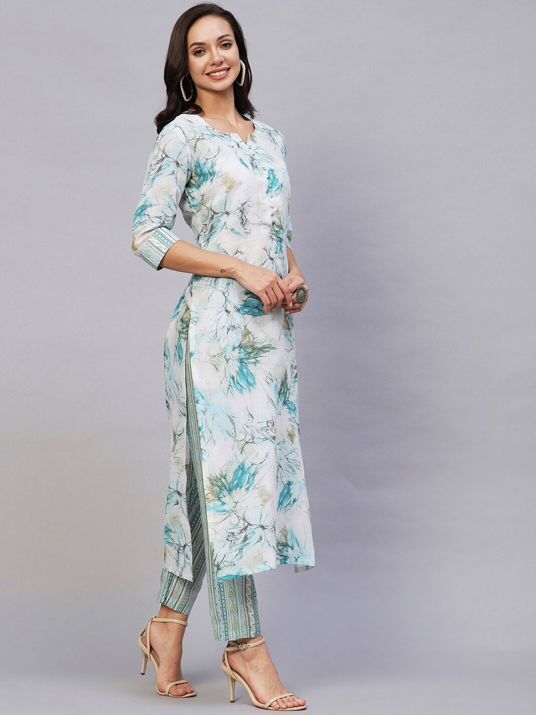 Kalini Floral Printed Regular Kurta With Trousers - Distacart