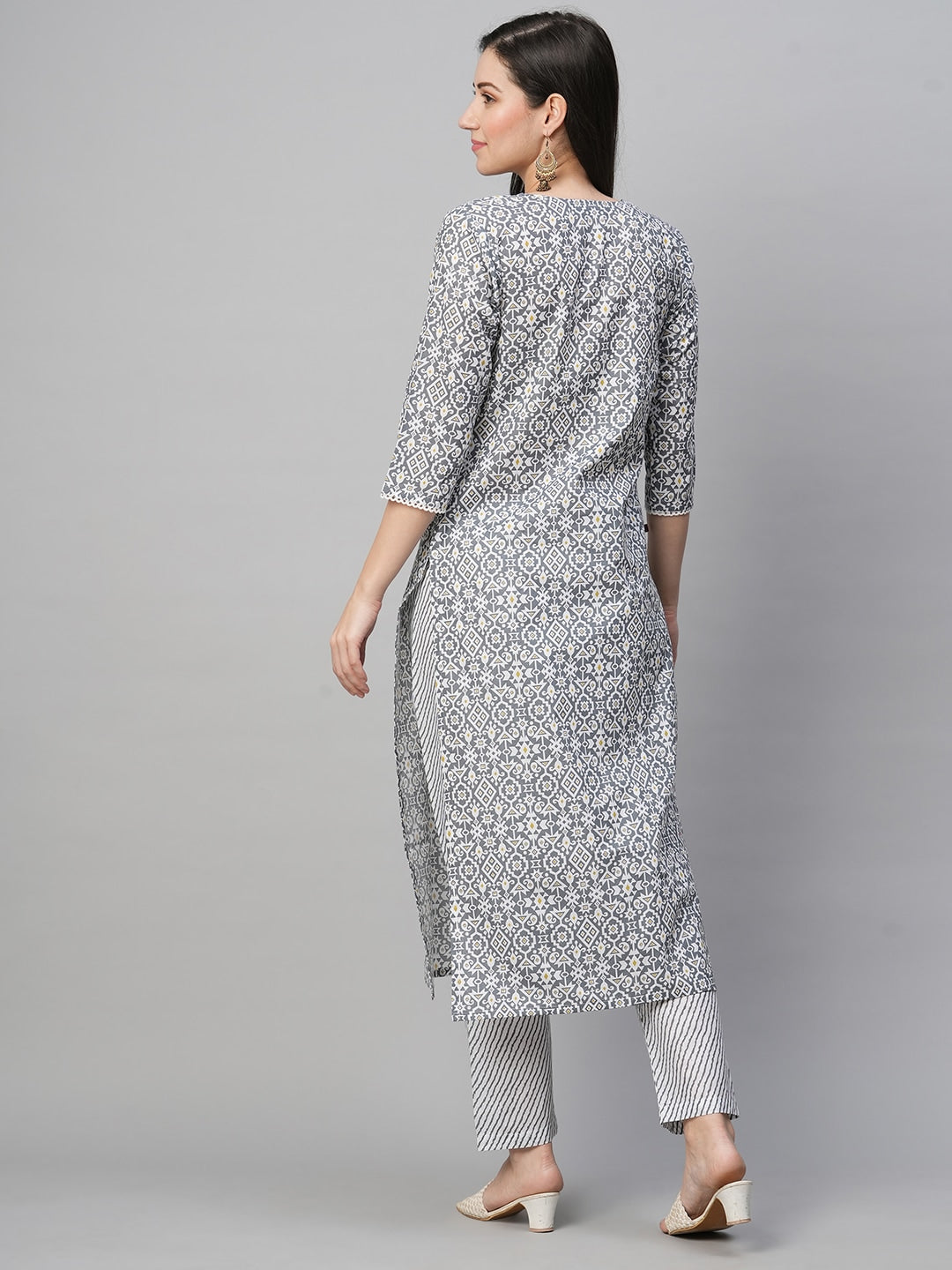 Kalini Women Ethnic Motifs Printed Kurta with Trousers - Distacart