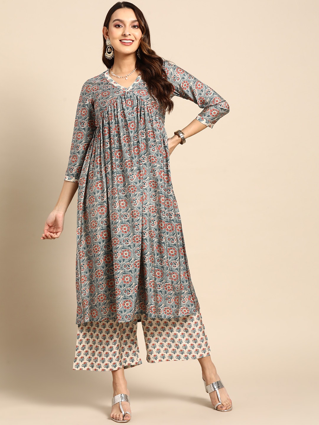 Sangria Women Grey Floral Printed Empire Kurta with Trousers - Distacart