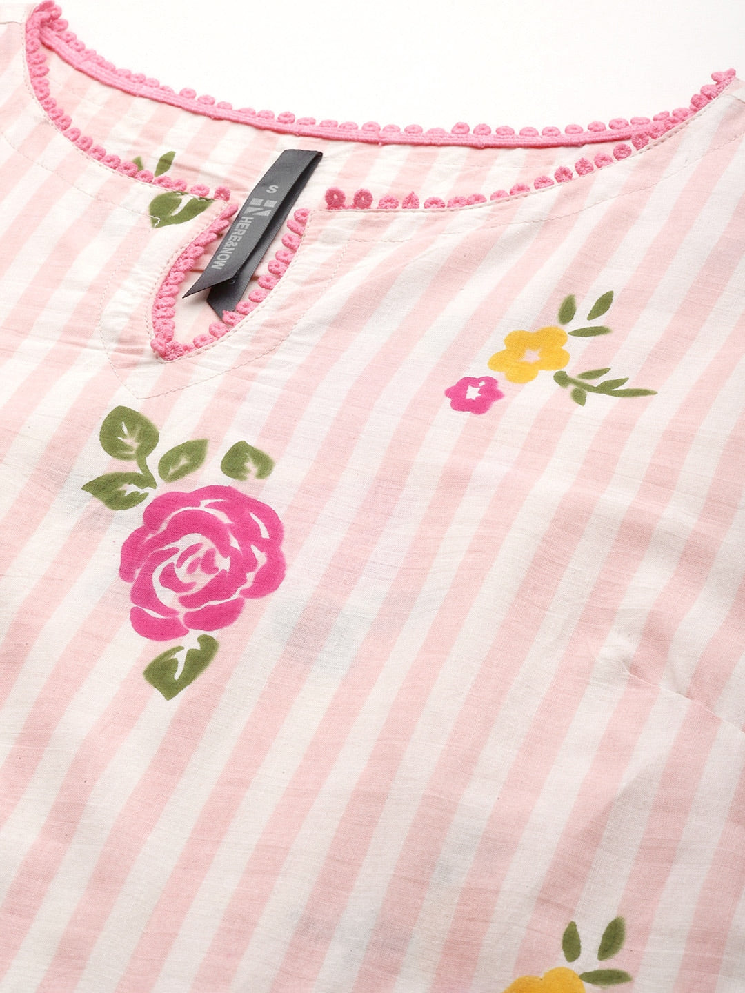 HERE&NOW Women Floral Printed Straight Kurta - Distacart