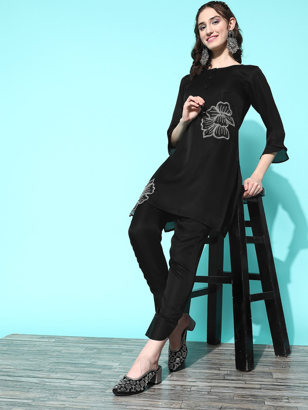 Sangria Women Butta Patch Work Kurta with Pant Set - Distacart