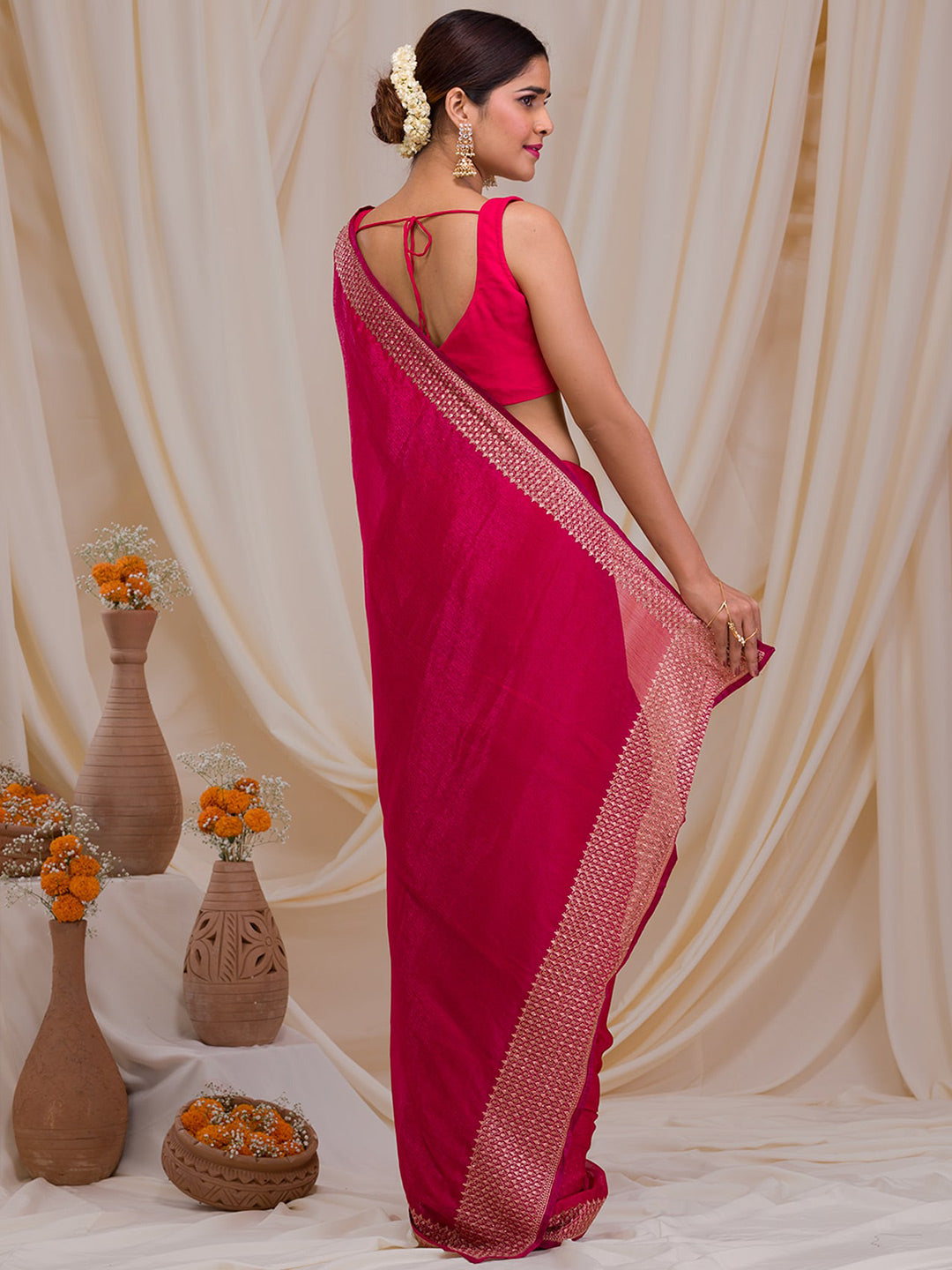 Koskii Embellished Bordered Saree - Distacart