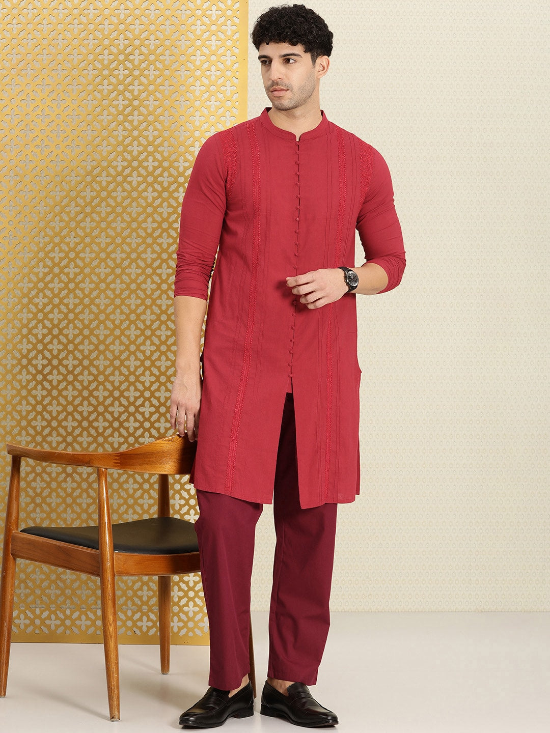 House of Pataudi Men Chikankari Embroidered Pure cotton Jashn Kurta with Pyjama - Distacart