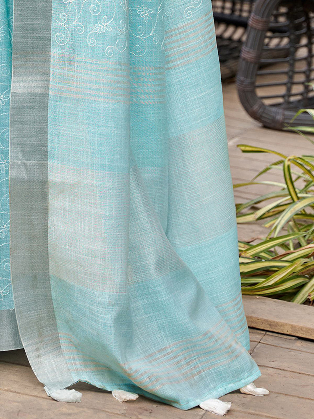 Mitera Blue & Silver-Toned Floral Embroidered Zari Pure Linen Banarasi Saree - Distacart