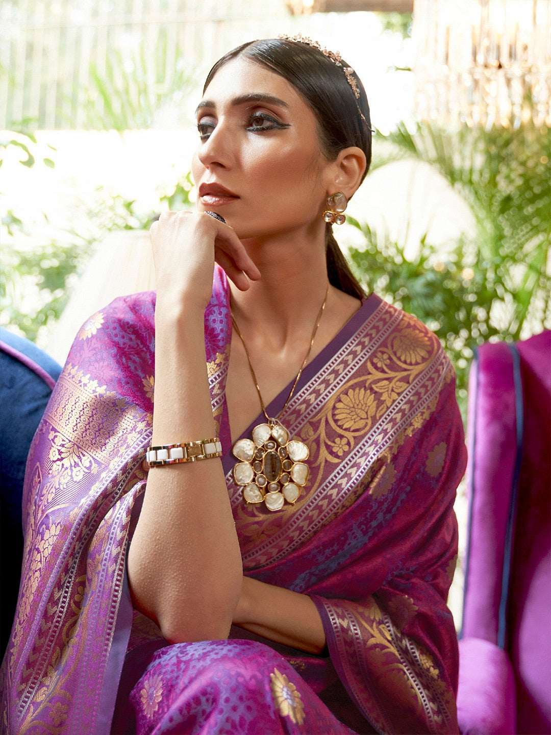 Mitera Magenta & Gold-Toned Floral Zari Silk Blend Banarasi Saree - Distacart