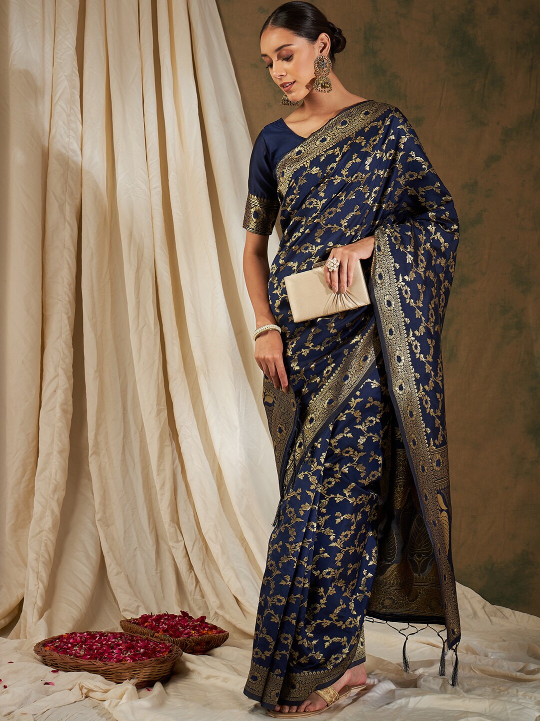 Sangria Navy Blue & Gold-Toned Floral Woven Design Zari Silk Blend Banarasi Saree - Distacart