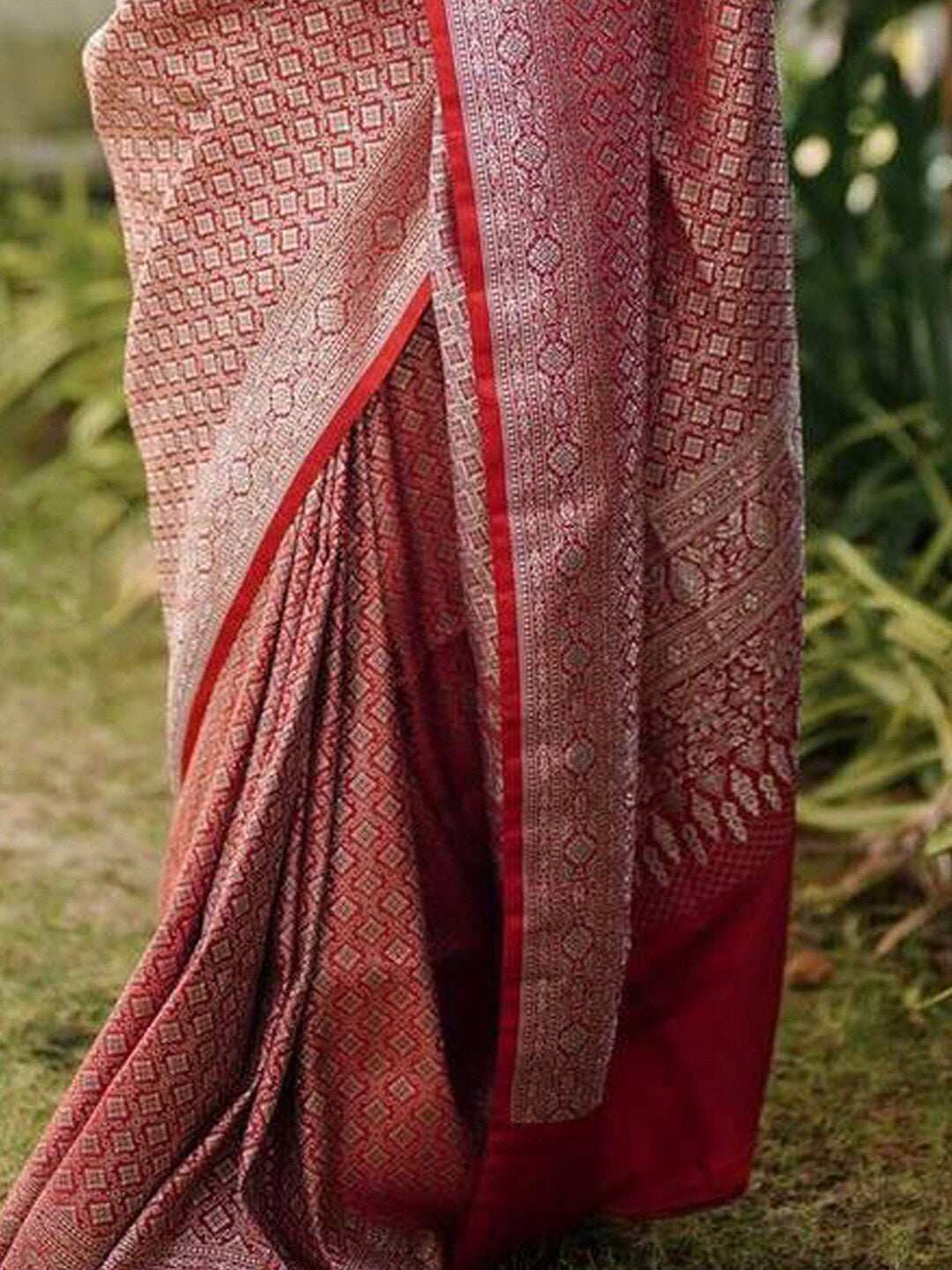 Kalini Ethnic Motifs Woven Design Zari Banarasi Saree - Distacart