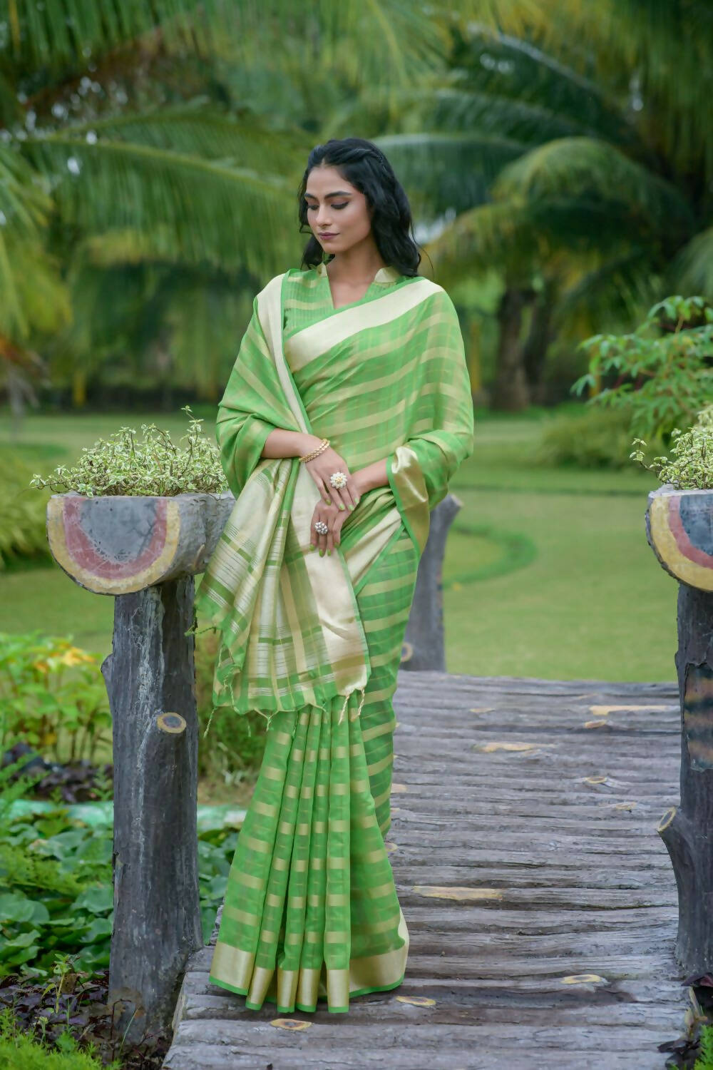 Vishnu Weaves Women's Green Organza Silk Zari Woven Saree with Blouse - Distacart
