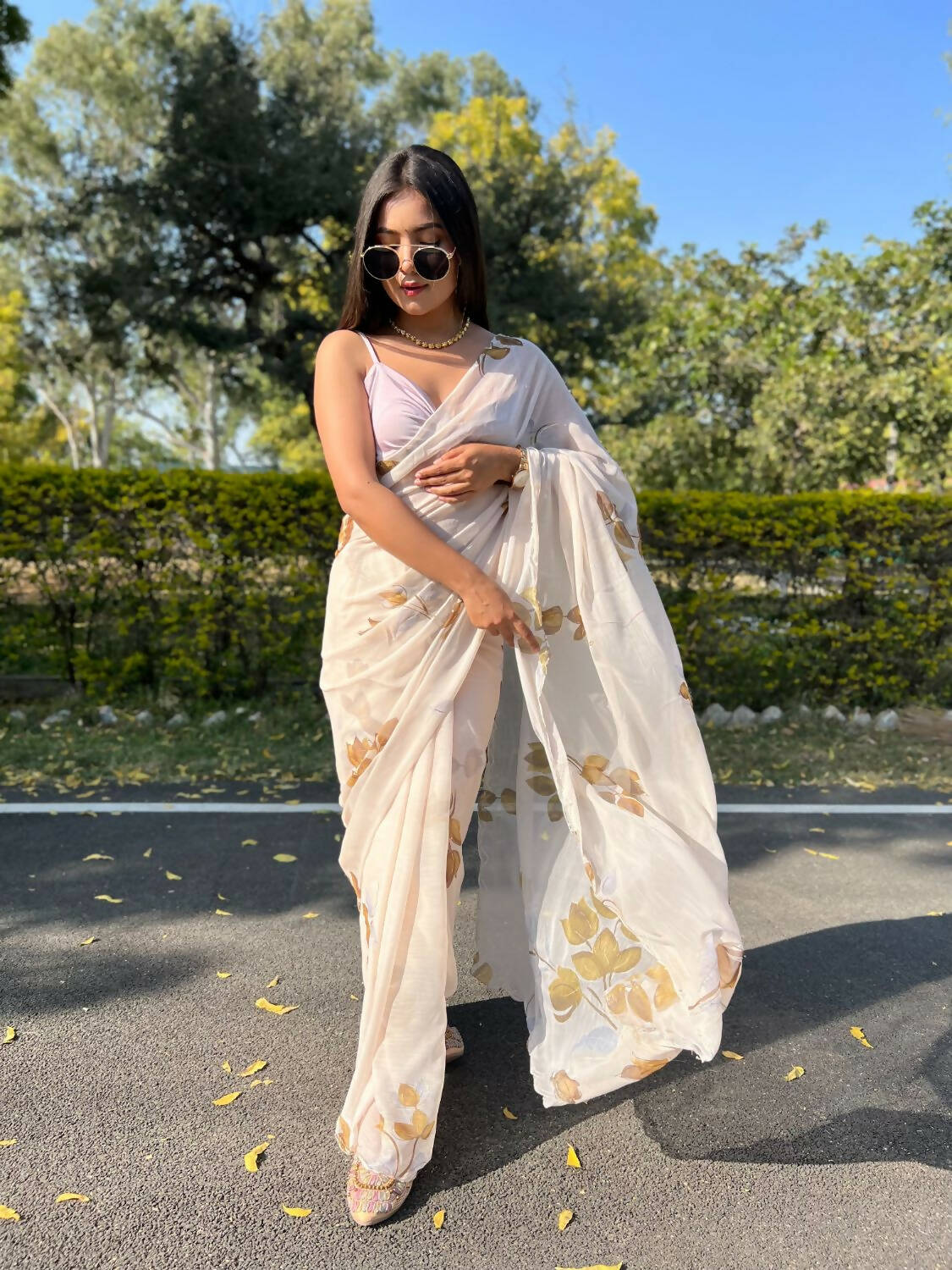 Vamsee Cream Chiffon Designer Saree - Distacart