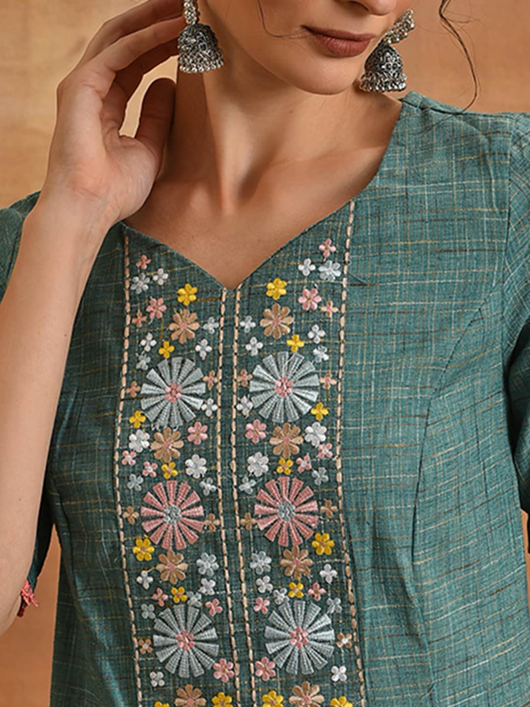 Aks Ethnic Motifs Embroidered V-Neck Thread Work Kurta - Distacart
