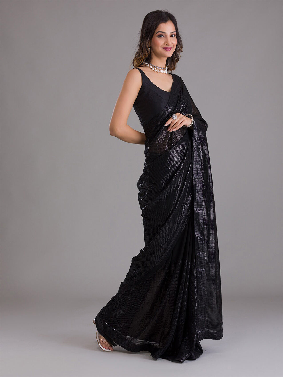 Koskii Black Embellished Sequinned Saree - Distacart