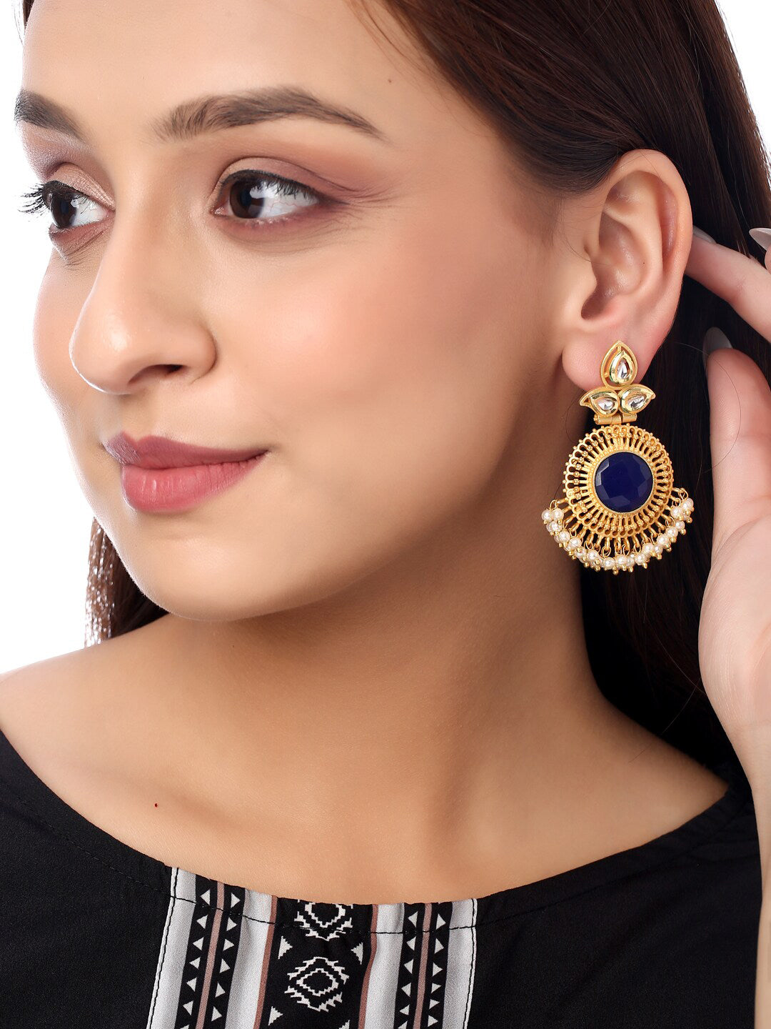 Shoshaa Woman Gold-Toned Contemporary Drop Earrings - Distacart