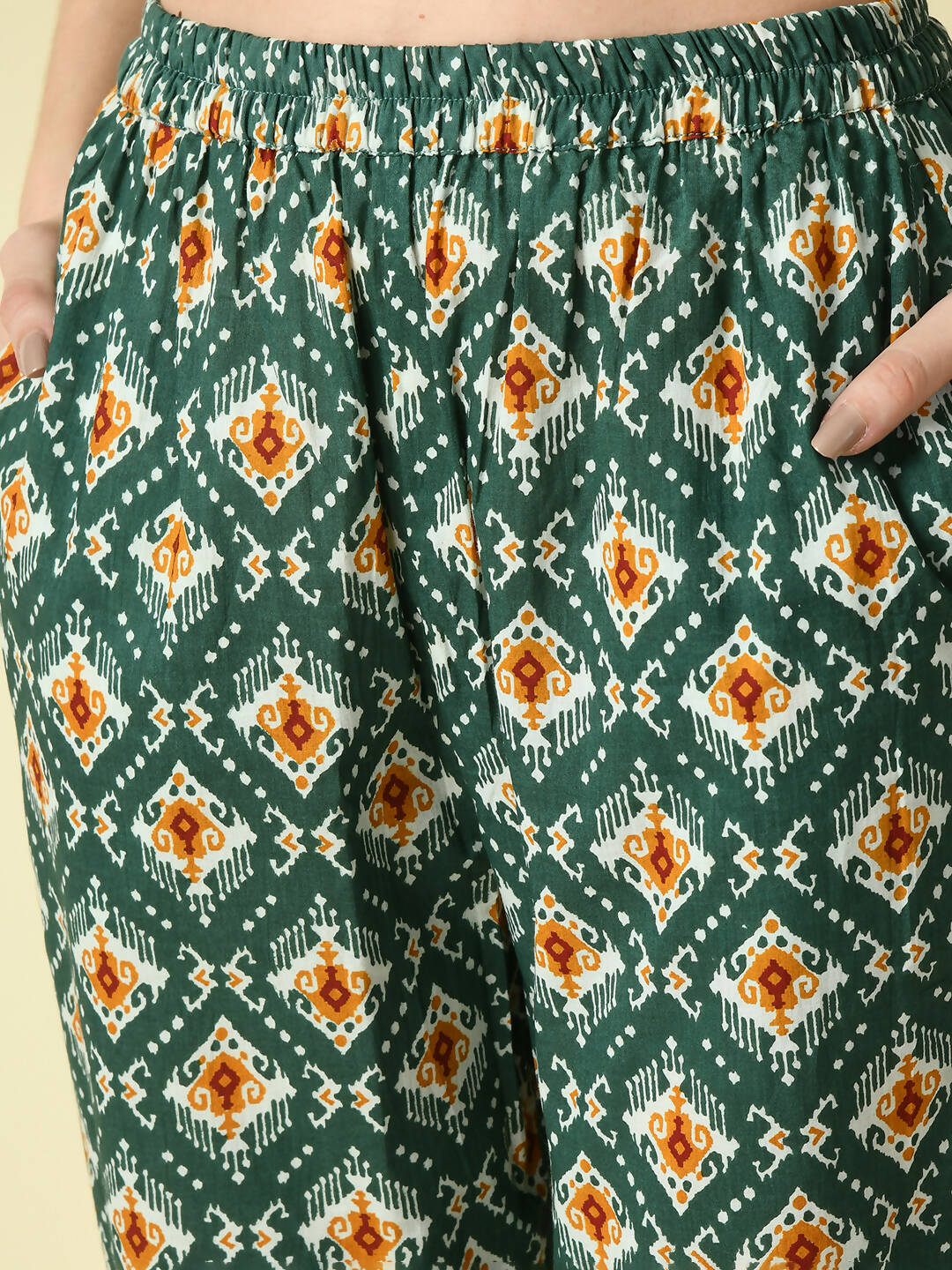 Myshka Women's Green Straight Kurta & Trousers - Distacart