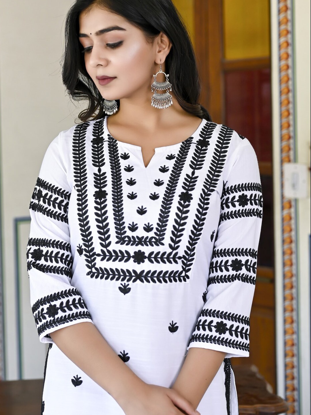 Kalini Floral Embroidered Straight Kurta - Distacart