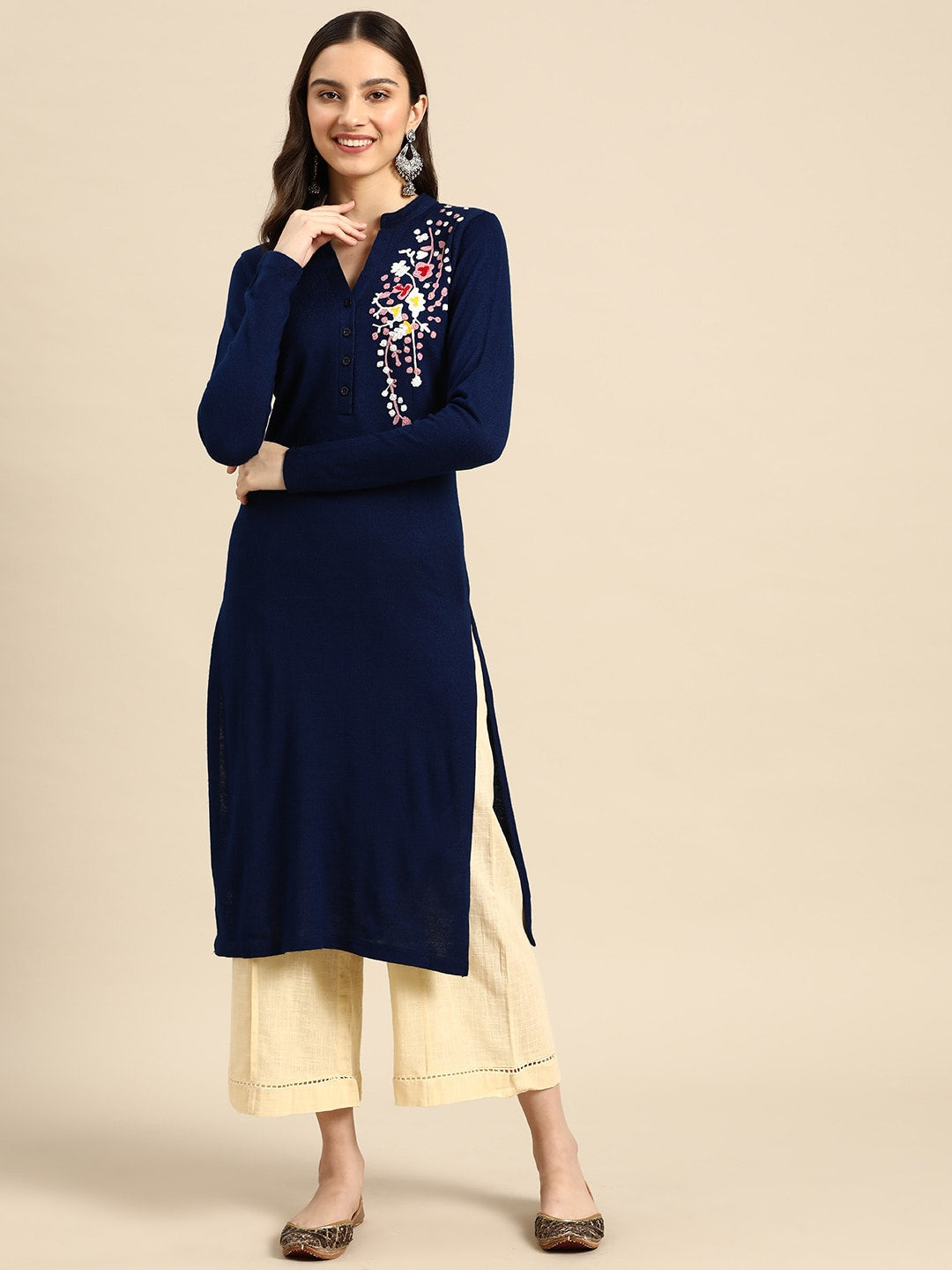 Sangria Women Navy Blue & White Floral Acrylic Straight Winter Kurta - Distacart