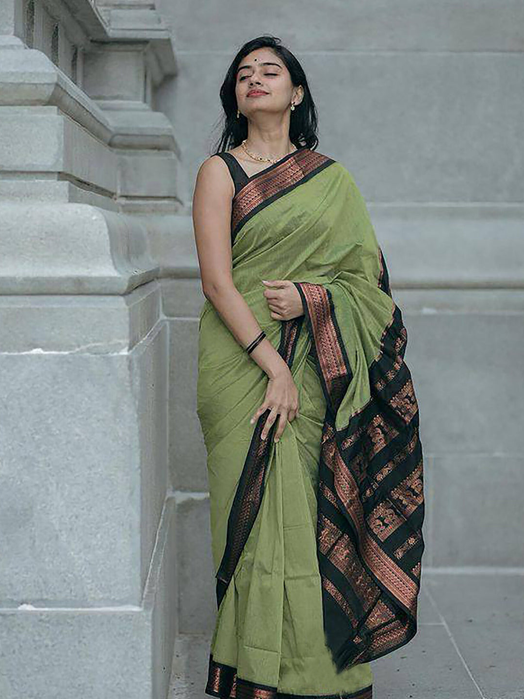 Kalini Green & Gold-Toned Zari Woven Design Kanjeevaram Saree - Distacart