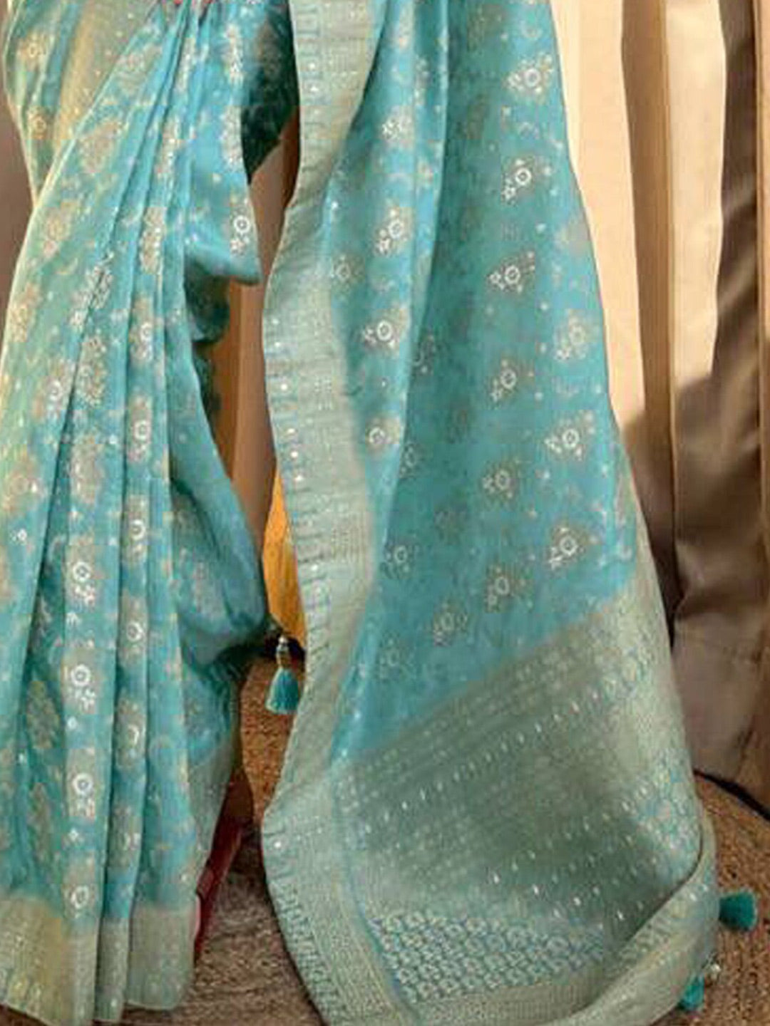 Kalini Ethnic Motif Woven Design Zari Saree - Distacart