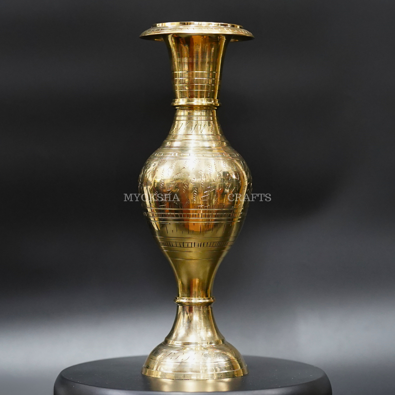 Brass Flower Vase: Embrace Timeless Beauty and Style - 1