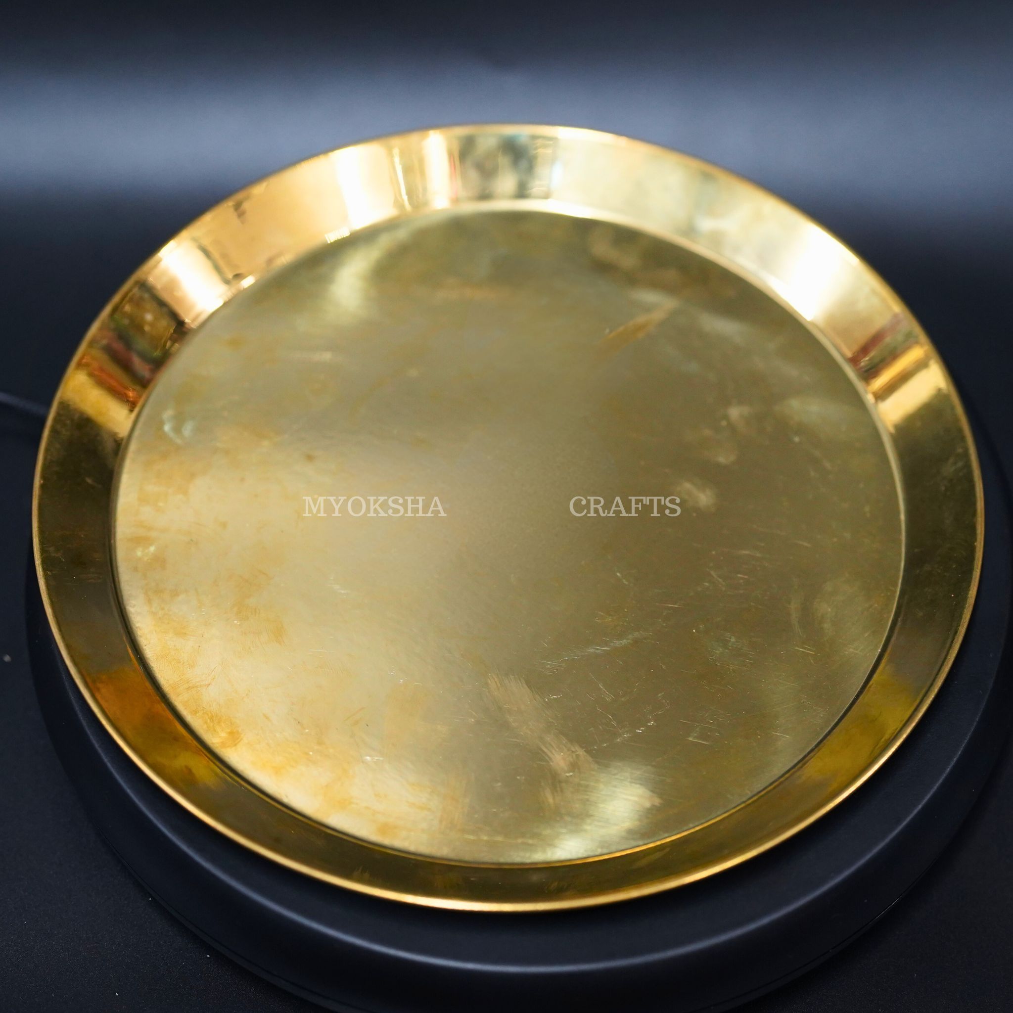Brass Plate: Embrace Timeless Elegance and Versatile Style - 1