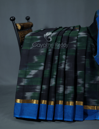 Dual Shades of Black And Bottle Green Mangalagiri Ikkat Cotton Saree By Gayathri Reddy Designer Studio - Distacart