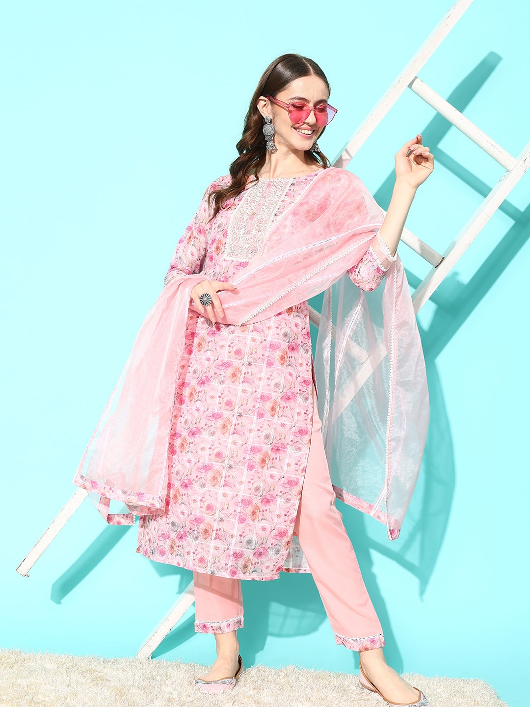 Sangria Floral Printed Regular Thread Work Linen Kurta with Trousers & With Dupatta - Distacart