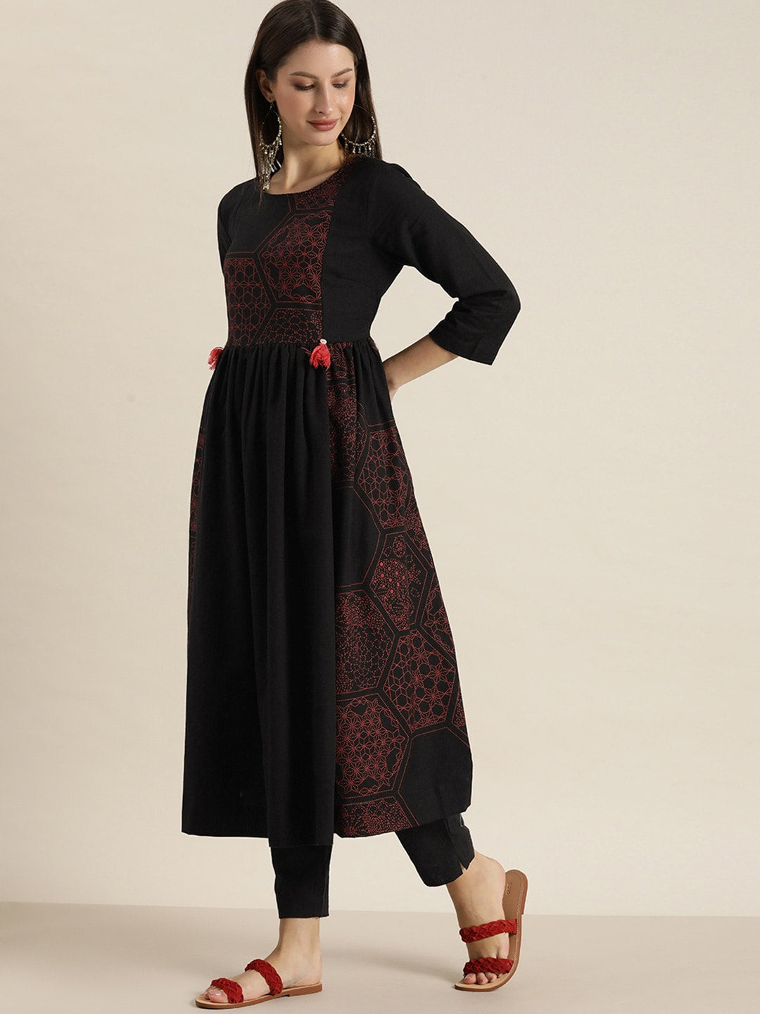 Sangria Women Black Printed Empire Pure Cotton Kurta with Trousers - Distacart
