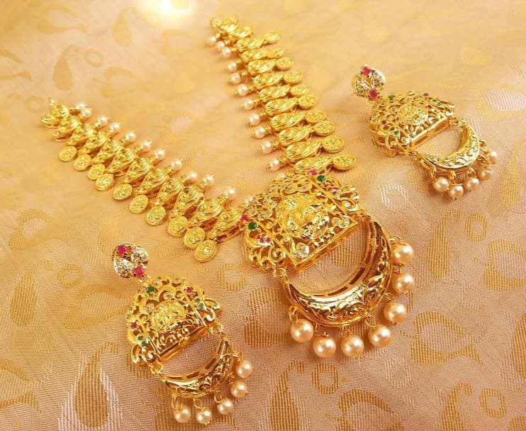 Multicolor Gold Plated Lakshmi Kasu Necklace Set