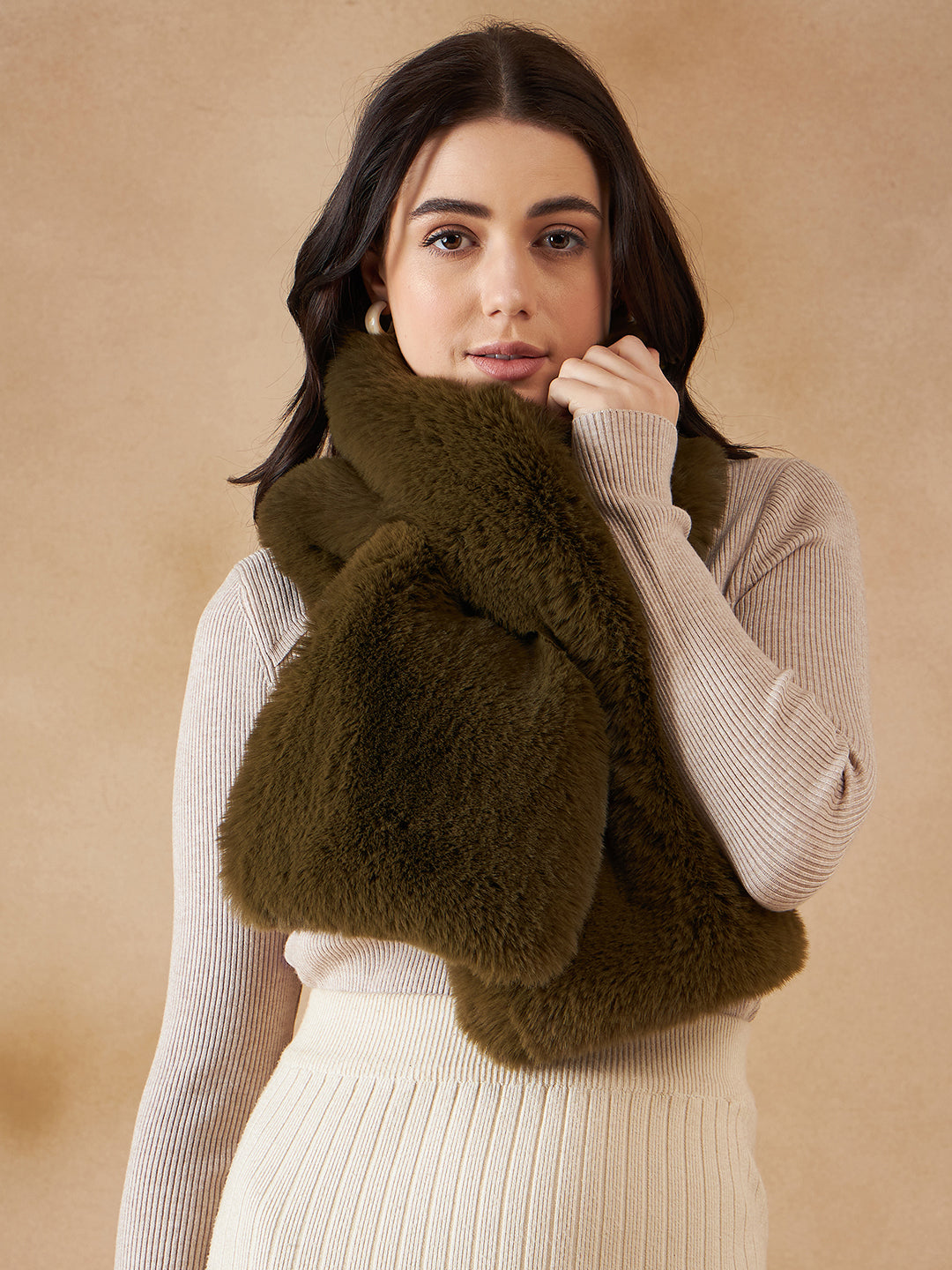 InWeave Women's Mehandi Green Faux Fur Neck Warmer - Distacart