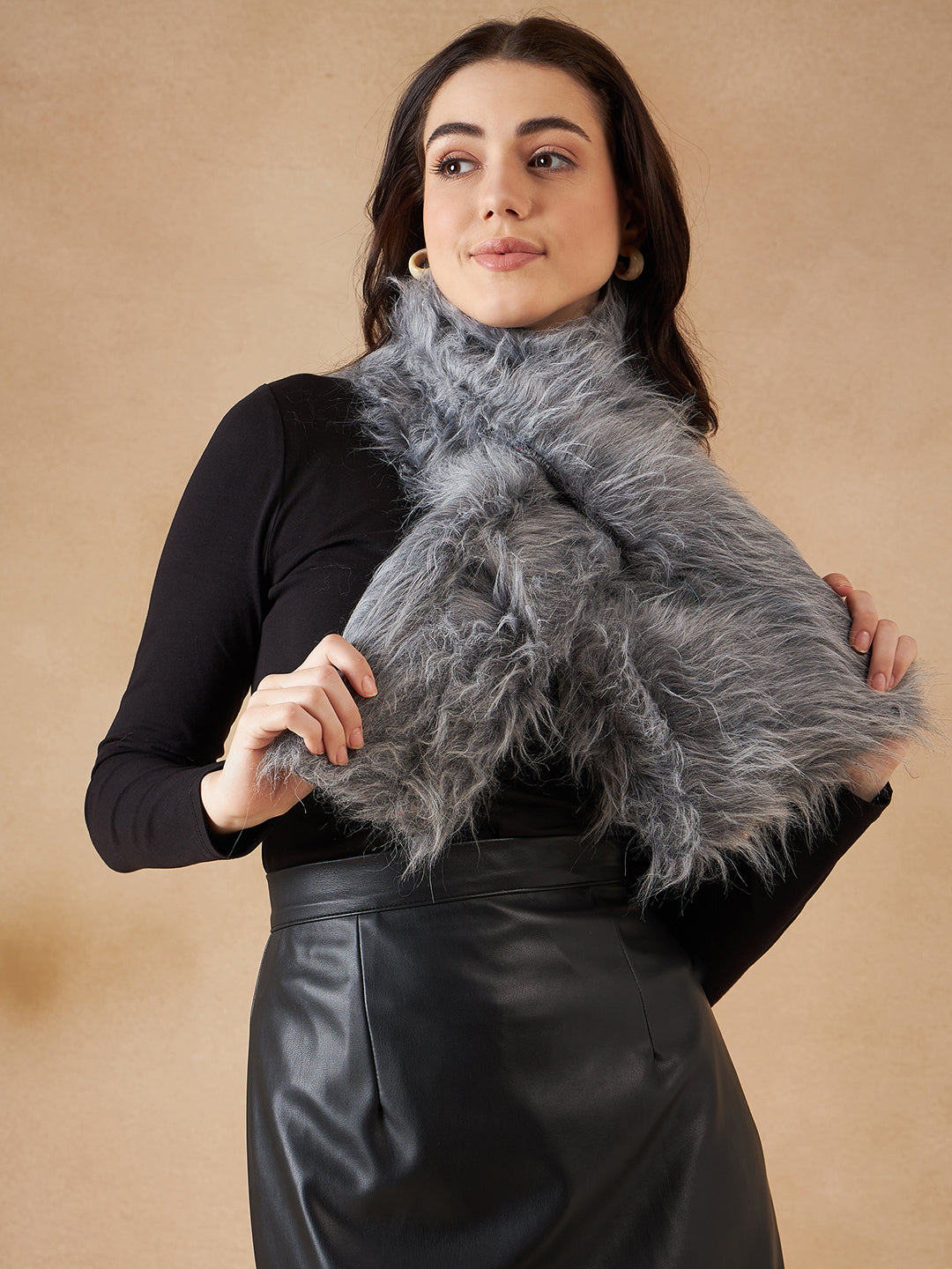 InWeave Women's Light Grey Faux Fur Neck Warmer - Distacart