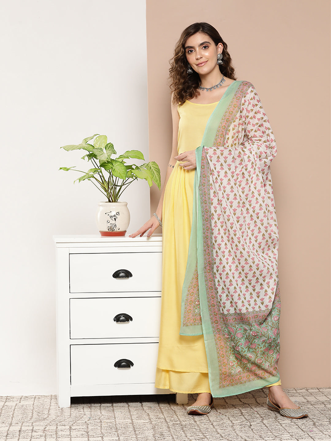InWeave Women's Light Yellow Ray Strappy Set With Aqua Printed Border Dupatta - Distacart