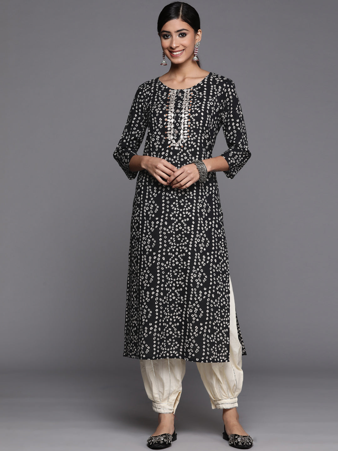Varanga Black Printed Cotton Kurta Wity Embroidered Yoke - Distacart