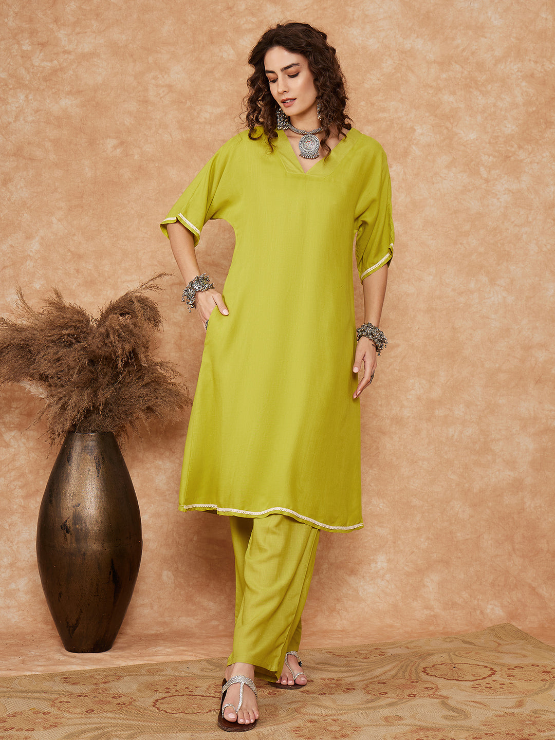 InWeave Women's Pear Green Solid Lace Work Kimono Sleeve Kurta Set - Distacart