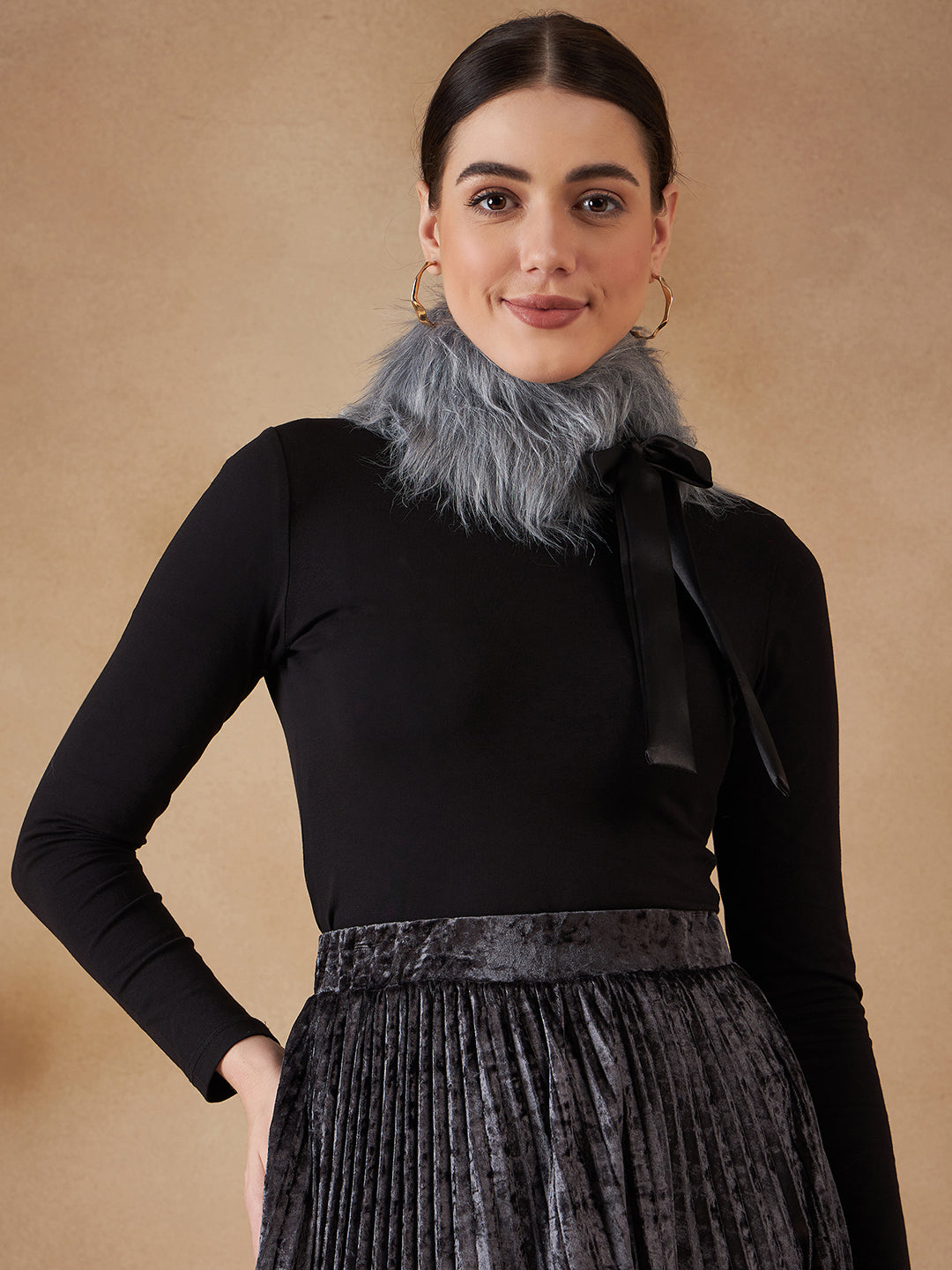 InWeave Women's Light Grey Fur Neckpiece - Distacart