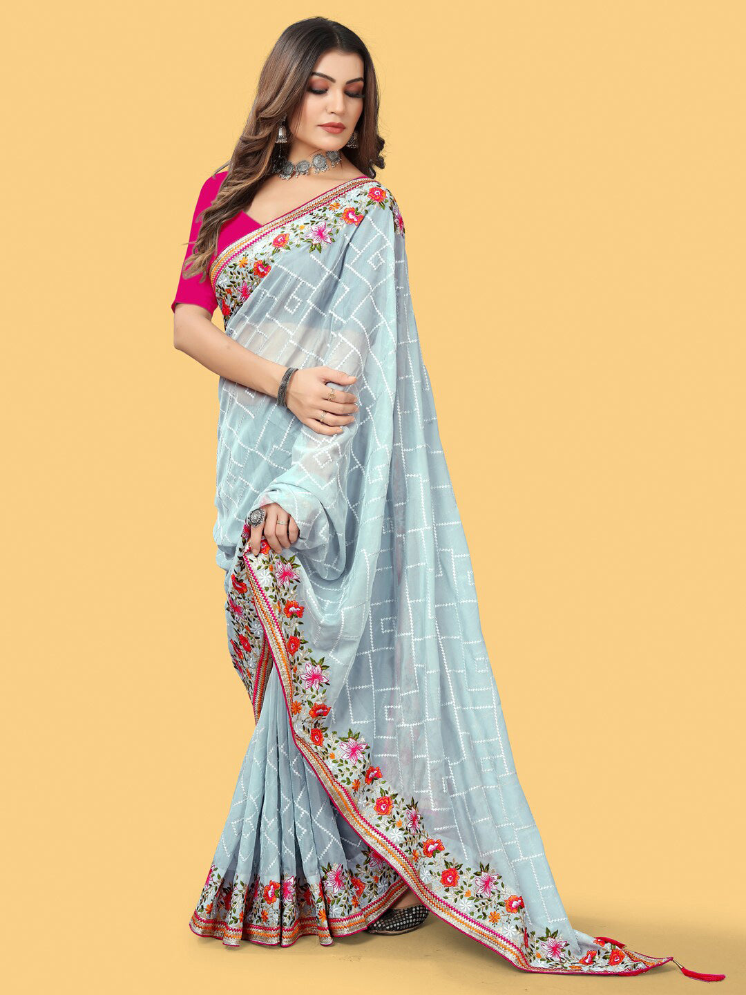 Sangria Grey & Red Geometric Embroidered Organza Sungudi Sarees - Distacart