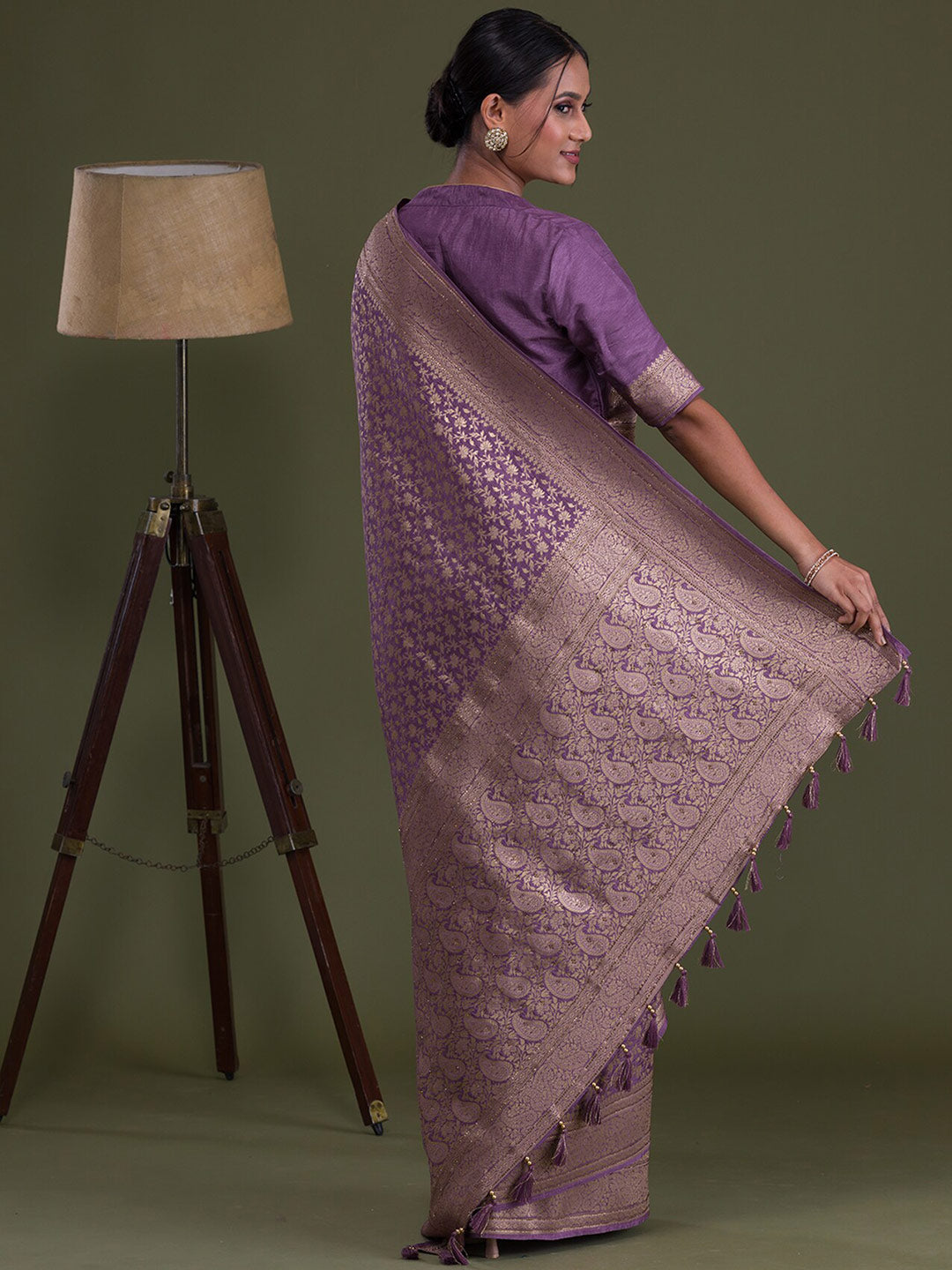 Koskii Floral Zari Brocade Saree - Distacart