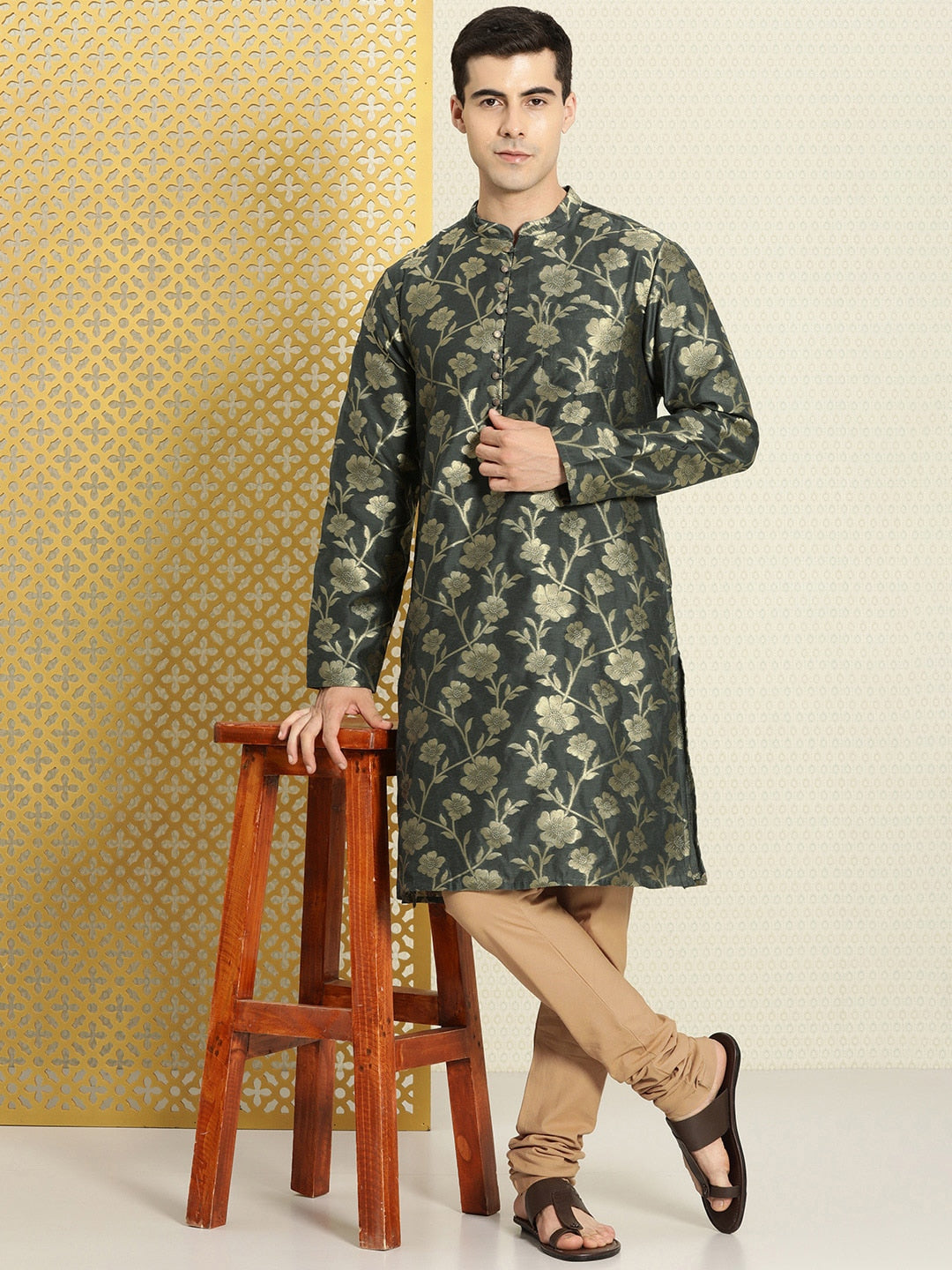 House of Pataudi Men Jashn Floral Zari Work Kurta with Churidar - Distacart
