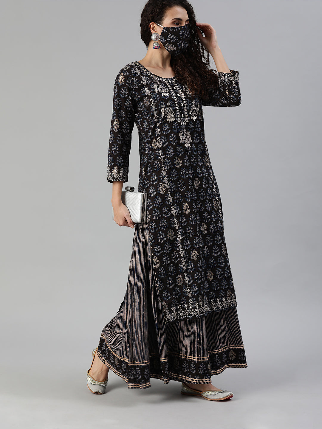 Ishin Women Black Beige Printed Sequinned Gotta Patti Kurta Set - Distacart